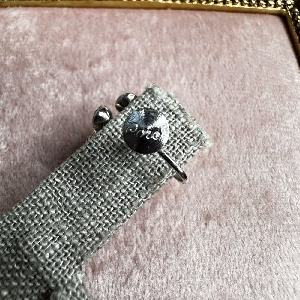 Vintage Signed Coro Rhinestone Screw-back Earrings Silver Tone Floral Design MCM - Picture 3 of 9